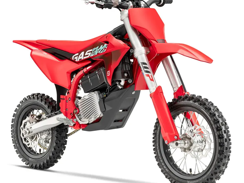 GASGAS MC-E 5 2025 Elektromotocross in Rot, seitliche Ansicht auf weißem Hintergrund