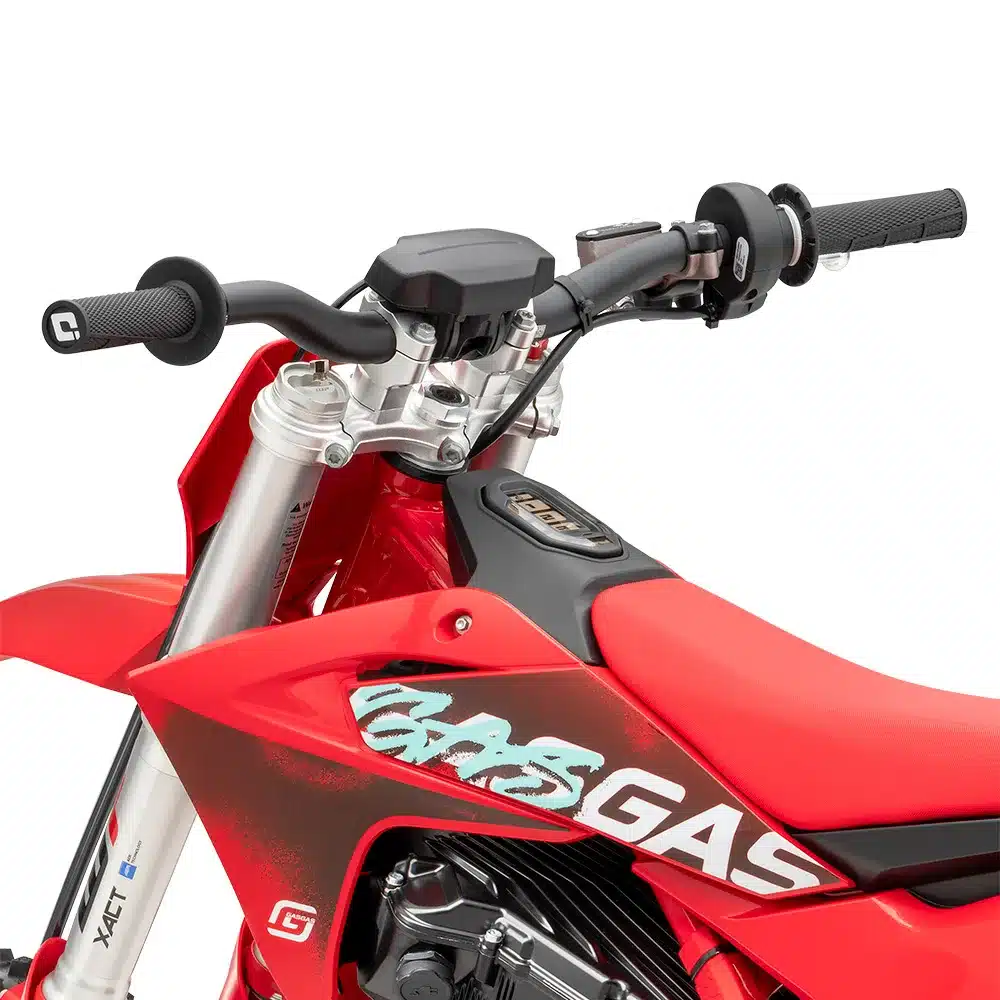 Lenker, Cockpit und vorderer Rahmen der elektrischen GASGAS MC-E 5 2025 im Detail
