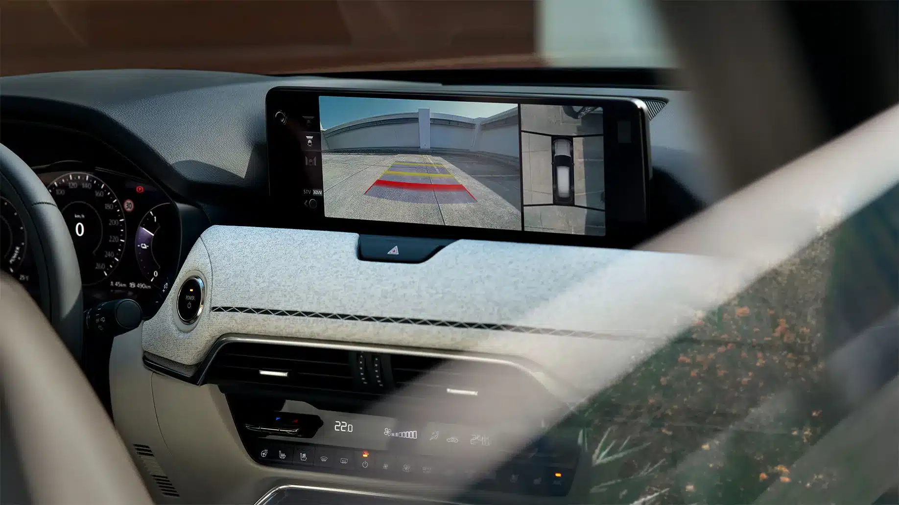 360-Grad-Monitor Anzeige im Cockpit des Mazda CX-80