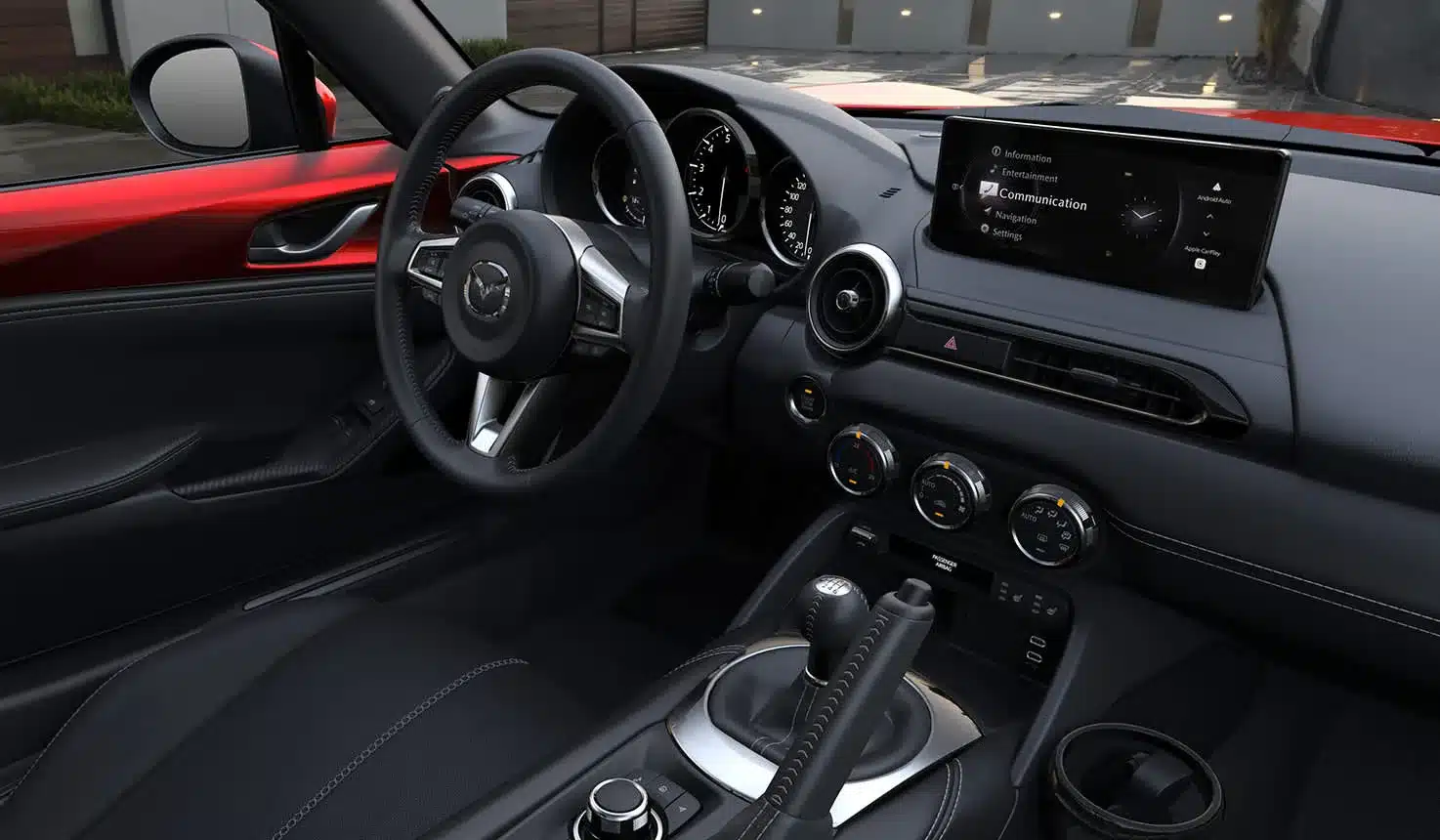 Cockpit und Interieur des Mazda MX-5 RF, ausgelegt auf Fahrspaß und moderne Ausstattung.