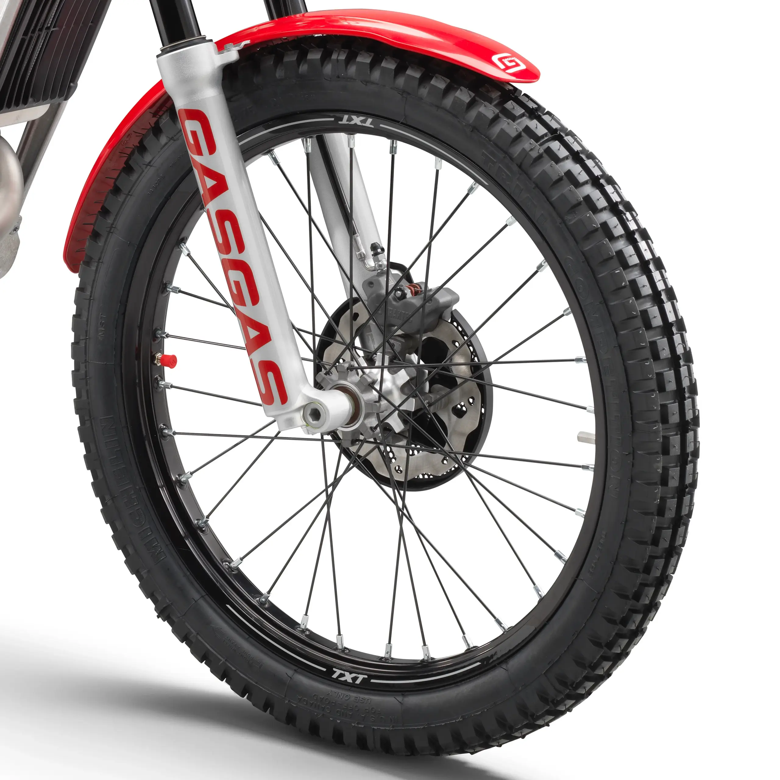 Vorderrad mit Bremsscheibe und Gabel einer GasGas TXT RACING 300 2025 Trial-Motorrad