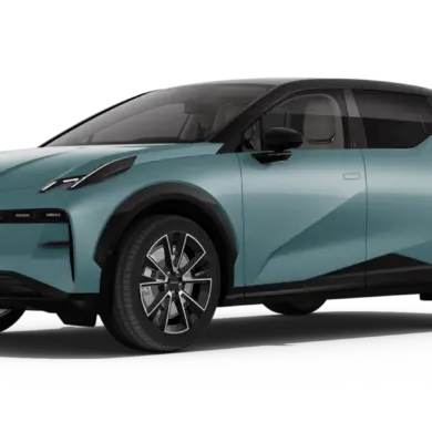 Seitenansicht des Zeekr X Elektroautos in blauer Lackierung vor transparentem Hintergrund.