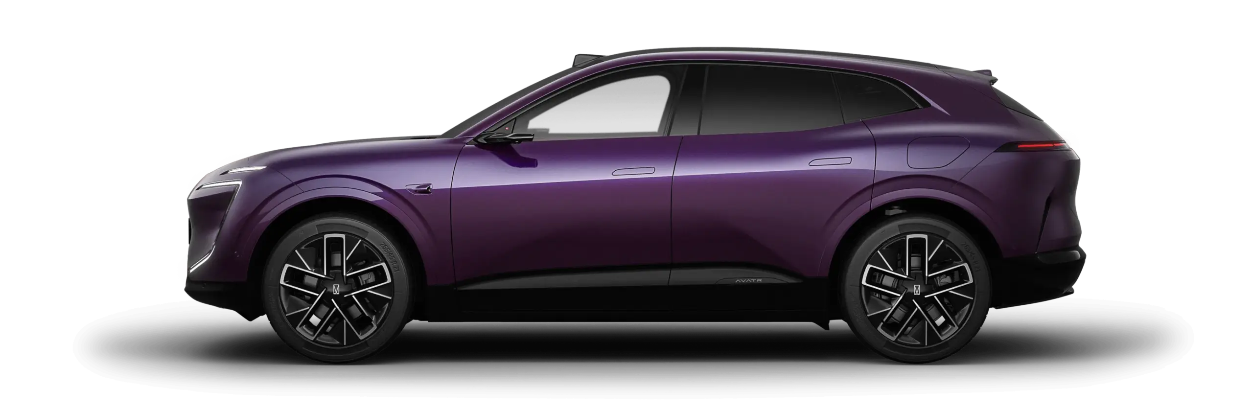Seitenansicht des Avatr 07 in lila Damson Metallic Lackierung, SUV, stromlinienförmiges Design, große schwarze Felgen.