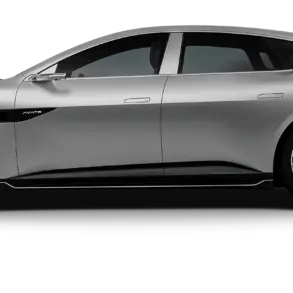 Seitenansicht des elektrischen Luxus-Viersitzers AVATR 012 in Silber