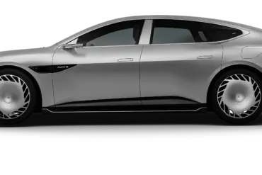 Seitenansicht des elektrischen Luxus-Viersitzers AVATR 012 in Silber