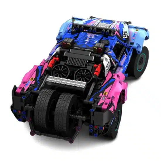 Klemmbaustein-Modell eines Dakar Trophy Trucks mit bunter Livery, großen Reifen und offener Rückseite
