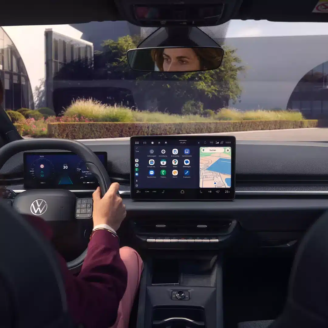 Innenraum des Volkswagen ID.3 Neo mit Digital Cockpit und zentralem Touchscreen