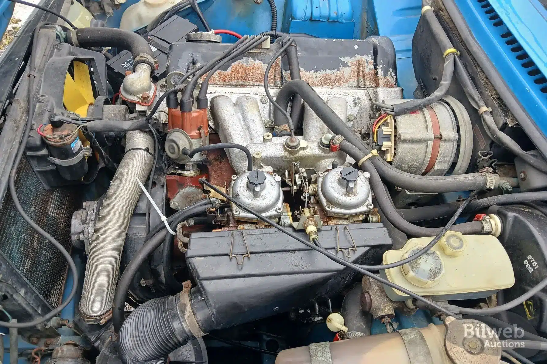 Motor des Saab 99 GL 2,0 Liter von 1977 im Detail