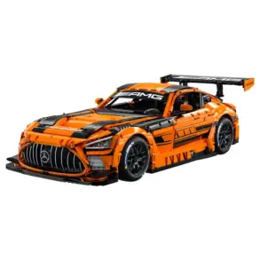 Klemmbaustein-Modell des Mercedes-AMG GT Black Series mit orange-schwarzer Lackierung und aerodynamischem Design