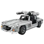 Klemmbaustein-Modell des Mercedes-Benz 300 SL Gullwing mit geöffneten Flügeltüren