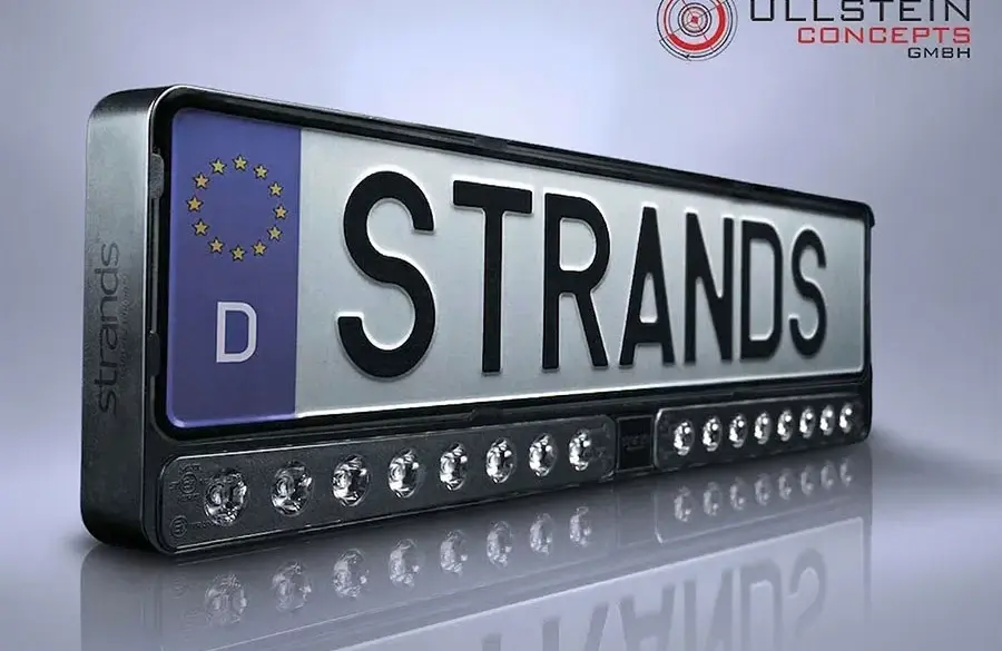 Strands NUUK E-Line DUO Black Kennzeichenhalter mit integriertem LED-Fernlicht für EU-Kennzeichen, Nahaufnahme