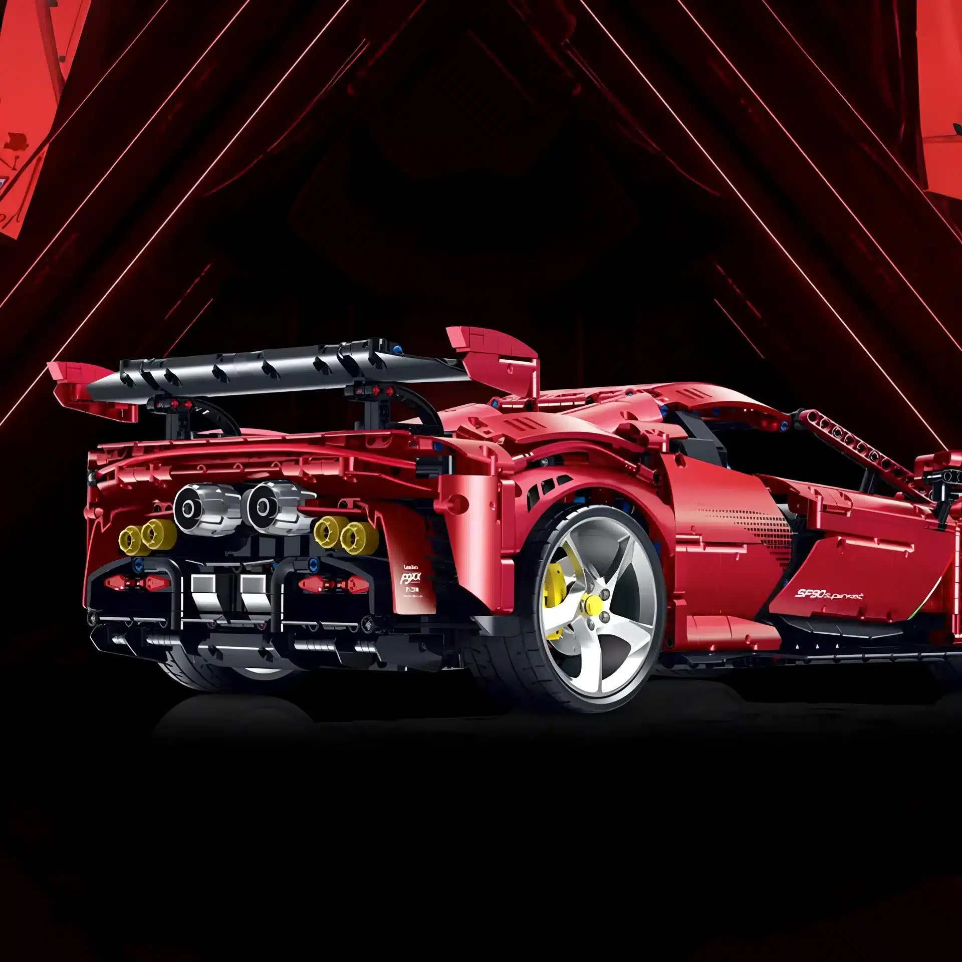 Rotes Klemmbausteinmodell des SF90 Stradale mit deutlich sichtbaren technischen Details und großem Heckspoiler