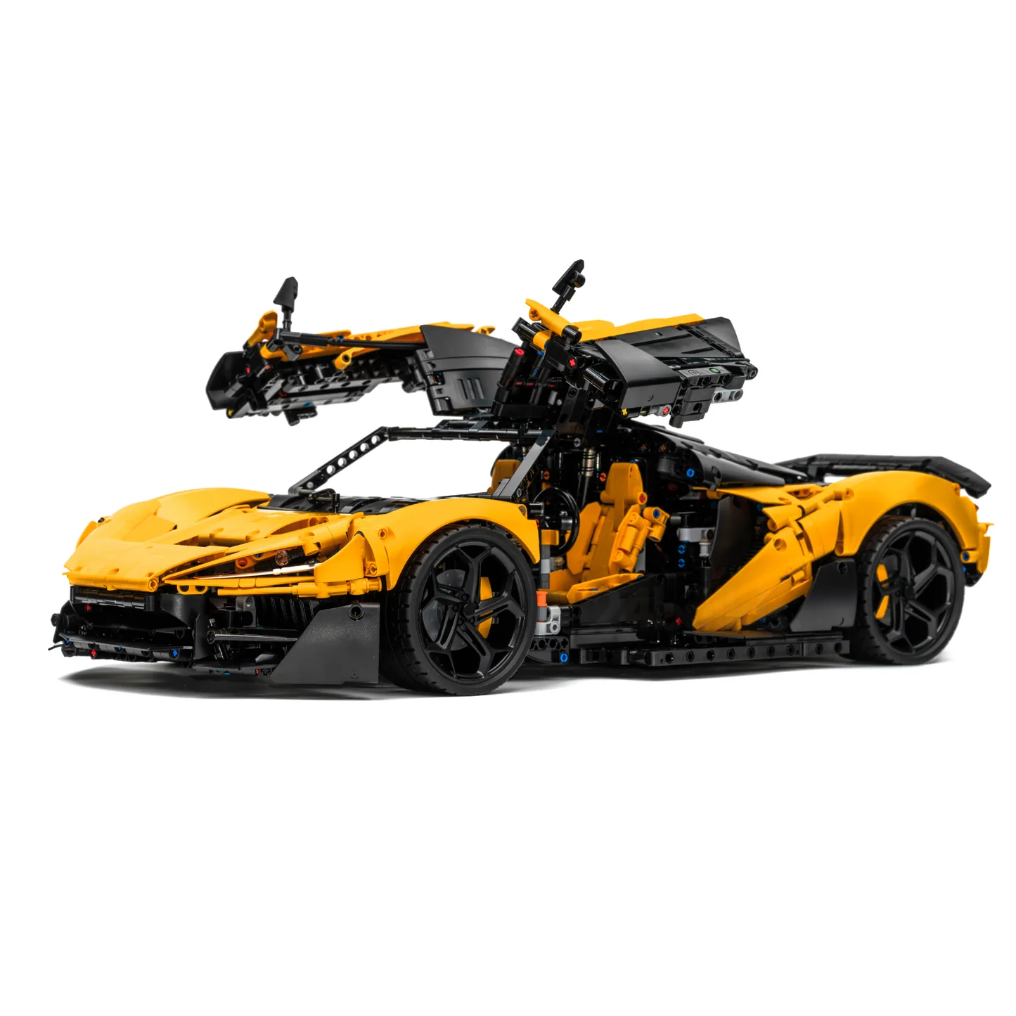 Technik-Hypercar-Bausatz W1 mit geöffneter Motorhaube und Türen, gelb-schwarzes Modell mit vielen Funktionen
