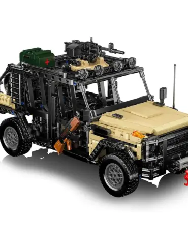 Klemmbaustein-Set eines ferngesteuerten Assault Off Roaders mit eindrucksvoller Ausstattung und robustem Design