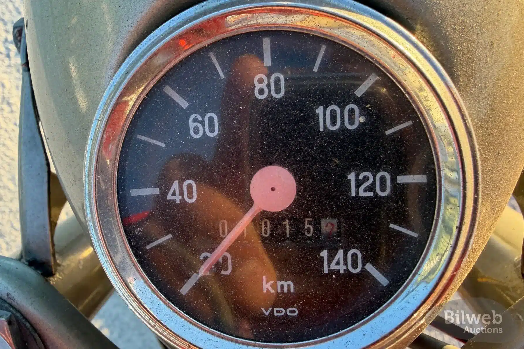 Tachometer einer Husqvarna 282 E Silverpil von 1960 mit Kilometerstandsanzeige