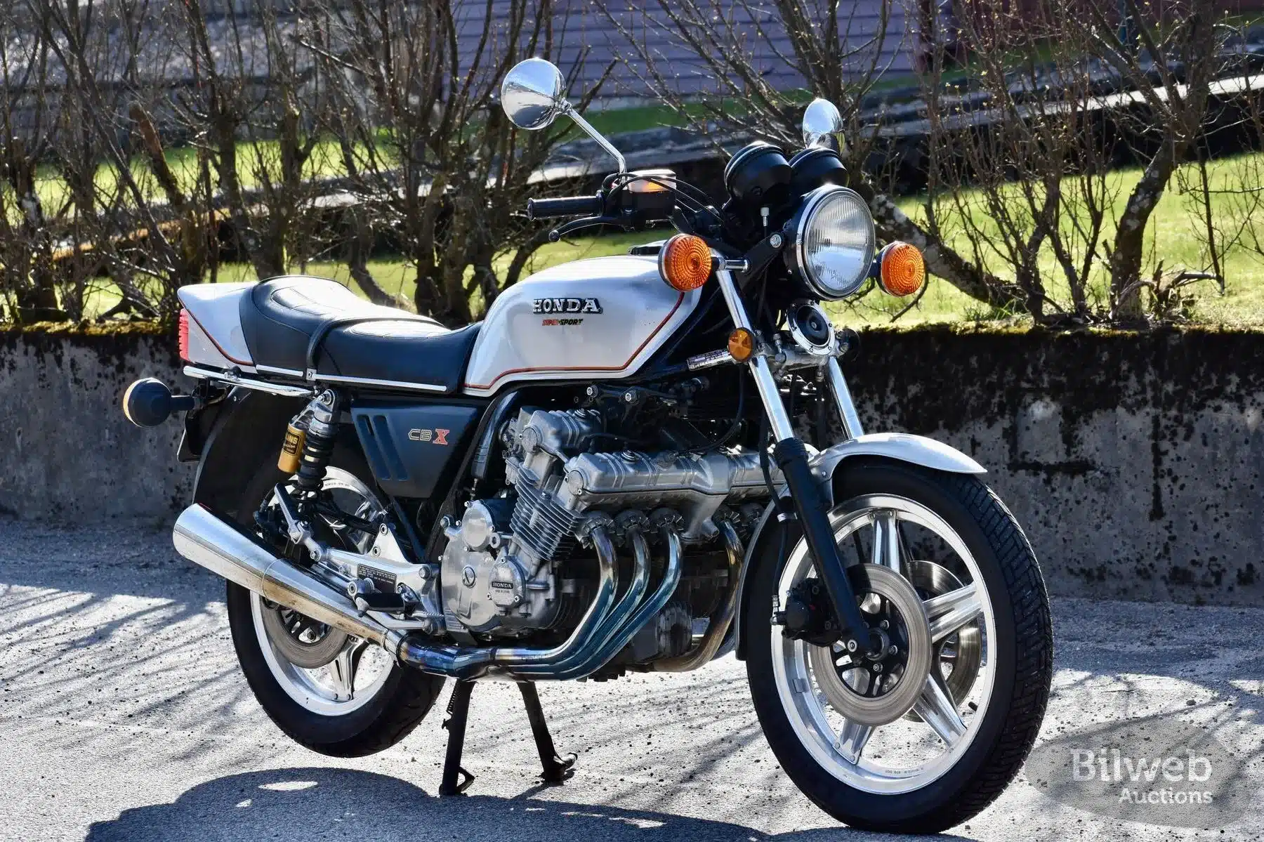 Honda CBX 1000 Super Sport Baujahr 1978 im Originalzustand, geparkt im Freien.