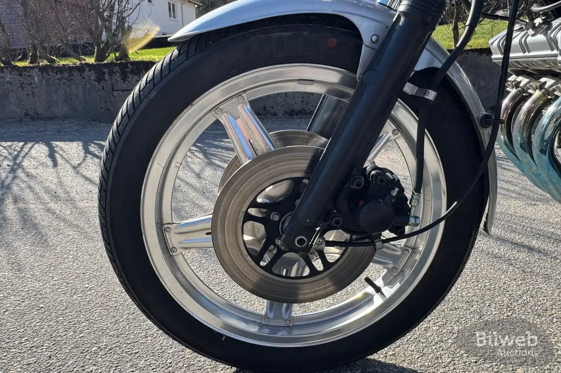 Vorderrad mit Doppelscheibenbremse und Telegabel einer Honda CBX 1000 Super Sport, Baujahr 1978
