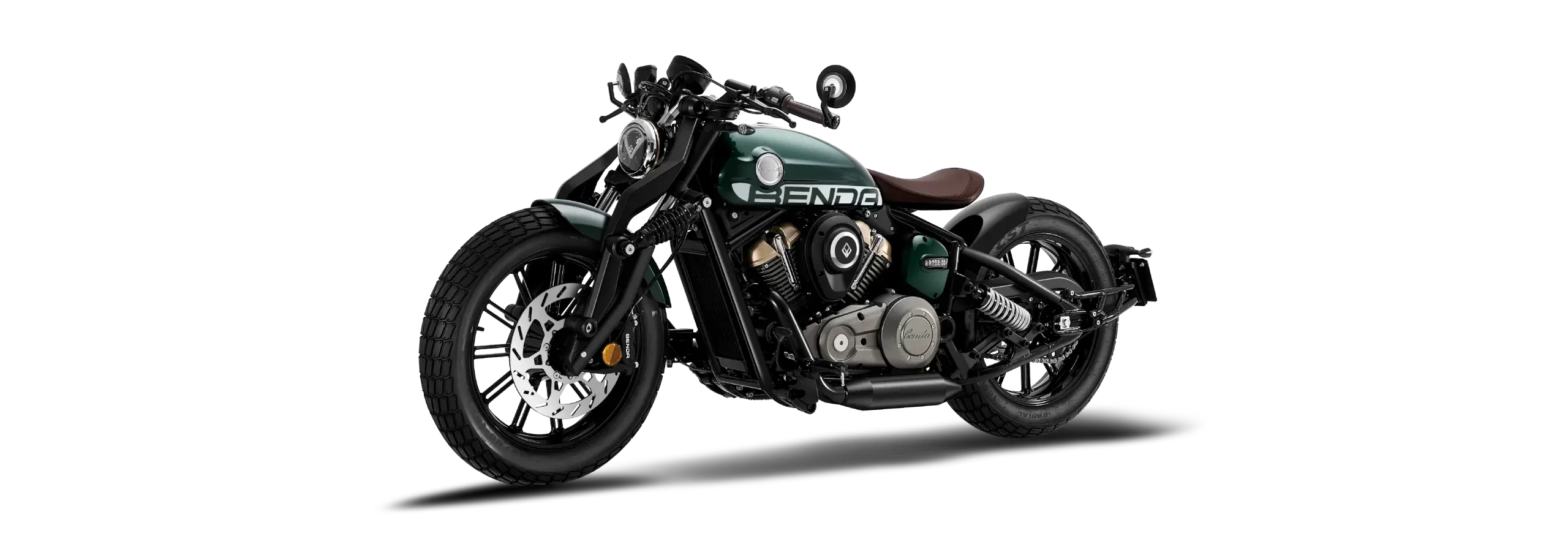 Seitenansicht der Benda Napoleonbob 250, ein klassischer Bobber mit grünem Tank und V2-Motor.
