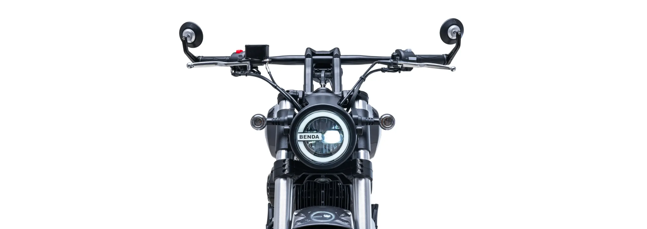 Benda Rock 125 Motorrad, klassische Frontansicht mit LED-Scheinwerfer und breitem Lenker