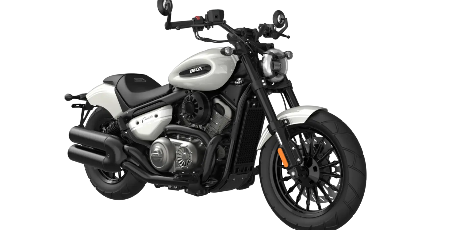 Chinchilla 350 CVT NEO Motorrad in Weiß aus seitlicher Perspektive