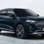 GWM WEY 05 Plug-in-Hybrid SUV in Seitenansicht vor hellem Hintergrund