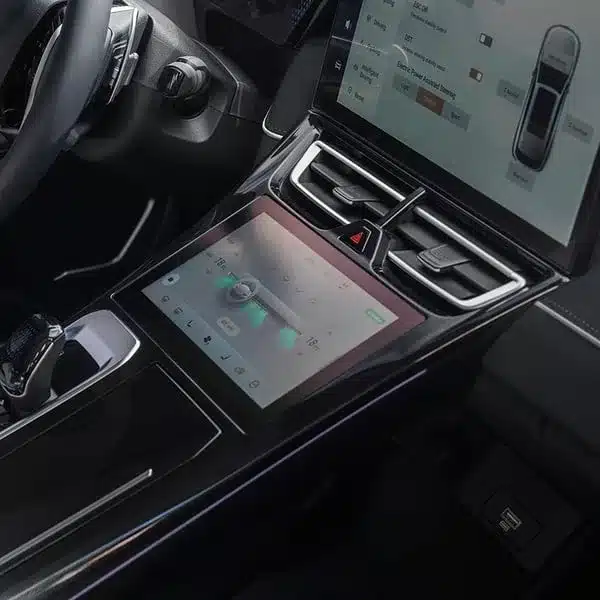 Mittelkonsole mit großem Touchscreen und Klimabedienung im GWM WEY 05