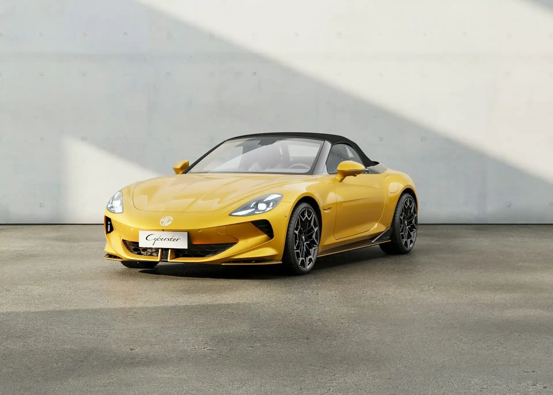 MG Cyberster Roadster in Gelb mit modernem, sportlichem Design und geschlossenem Stoffverdeck