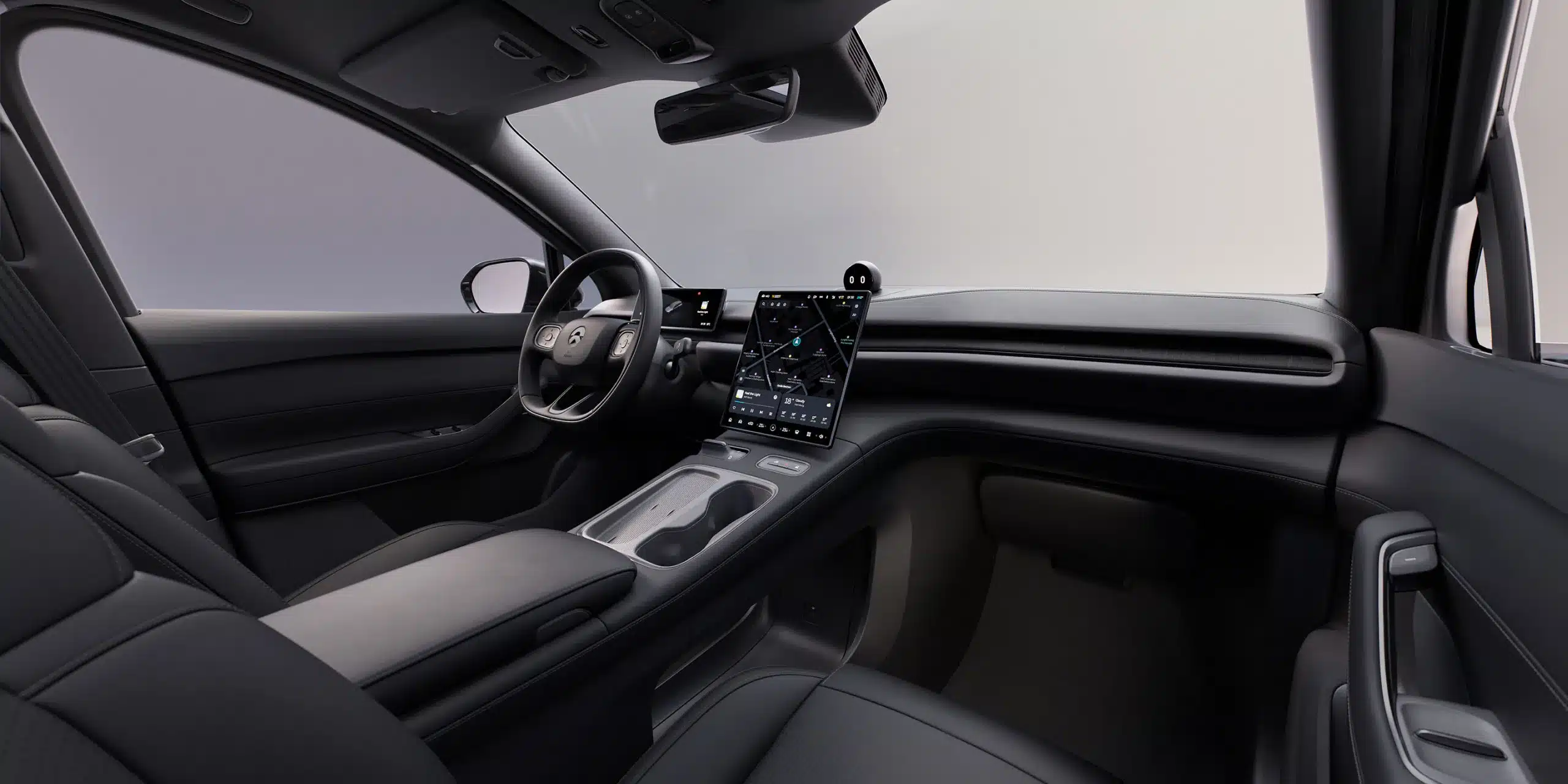 Innenraum des NIO EL6 mit luxuriösen Ultra-Fit-Sitzen und großem Zentraldisplay