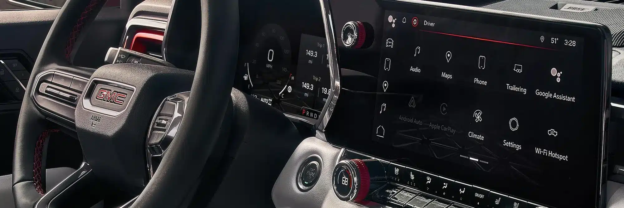 Lenkrad, digitales Kombiinstrument und Zentraldisplay im GMC Canyon 2026