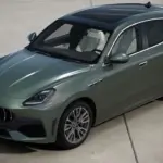 Maserati Grecale SUV in grüner Lackierung aus schräger Vogelperspektive