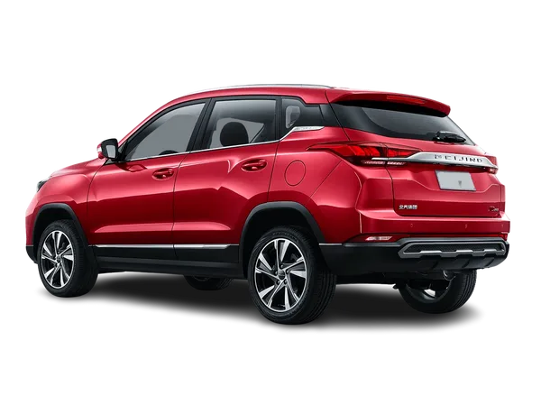 BAIC Beijing X35 in Rot von hinten, Blick auf die moderne Rückansicht und Details wie Dachreling und LED-Rückleuchten.