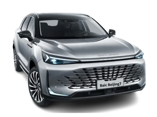 Silberner BAIC Beijing 7 SUV von vorne mit breitem Kühlergrill