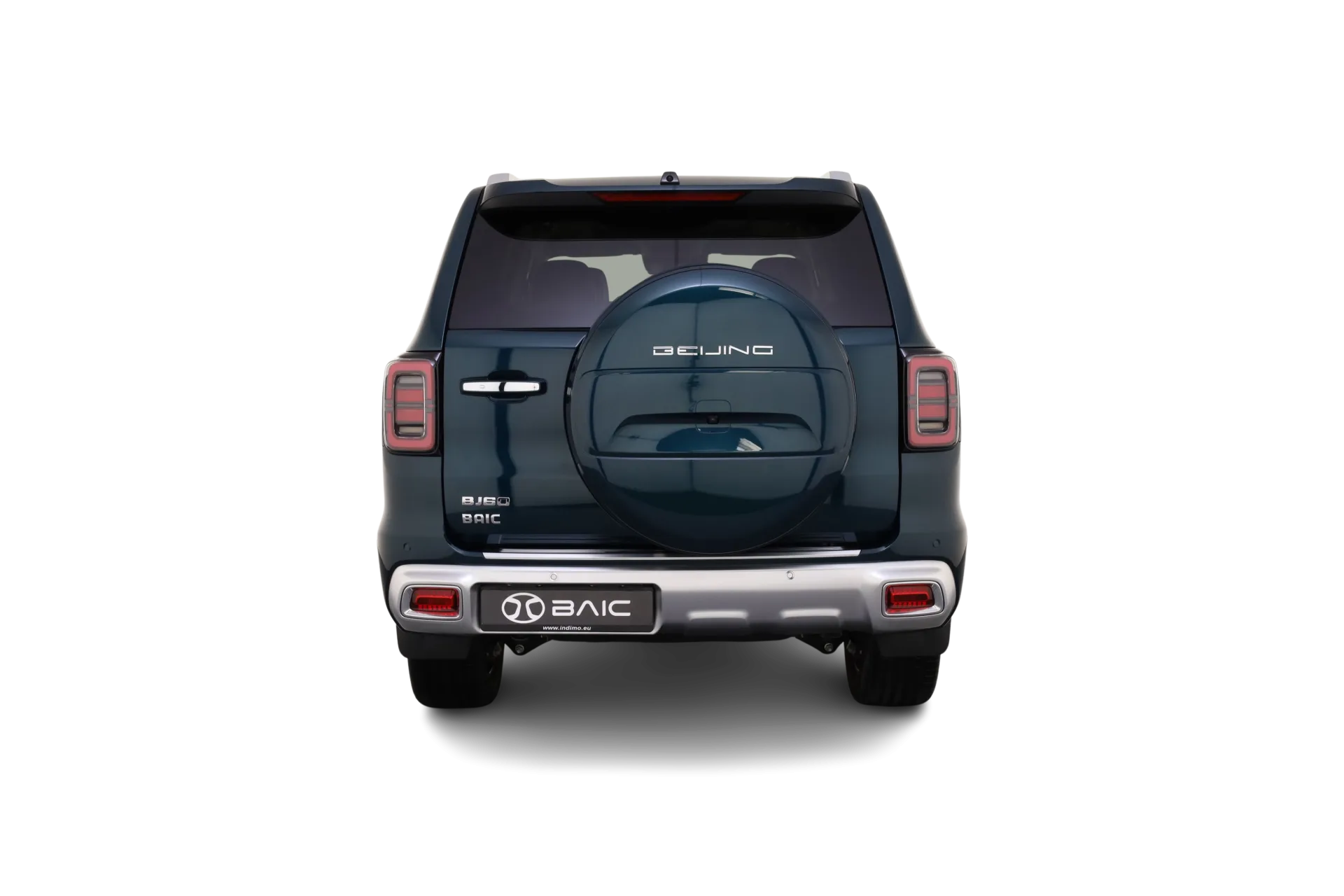 BAIC BJ60 Flagship von hinten mit aufgesetztem Ersatzrad, LED-Rückleuchten und robustem Auftritt.
