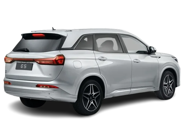 DFSK Fengon E5 PHEV, siebensitziges Plug-in-Hybrid SUV in Silber, Heck- und Seitenansicht mit 19-Zoll-Alurädern.