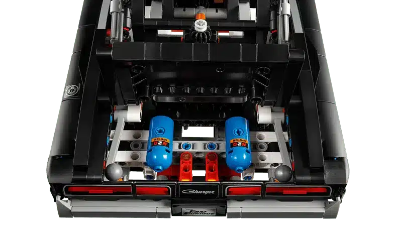 LEGO Technic Dodge Charger R/T mit sichtbaren NOS-Flaschen im Kofferraum