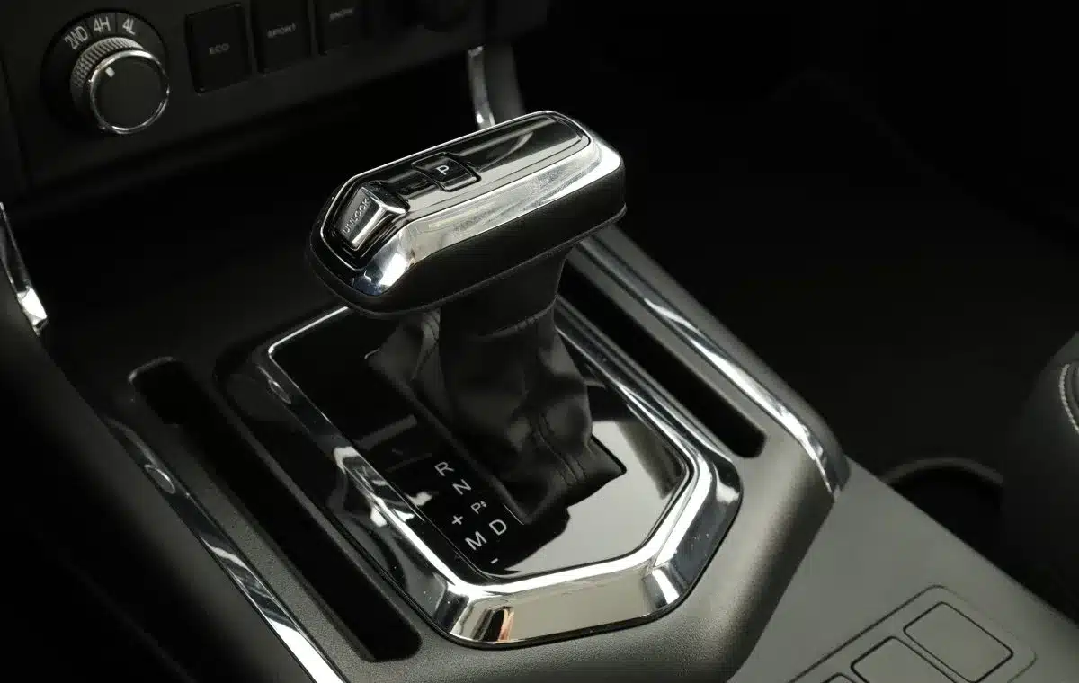Automatikgetriebe mit Schaltknauf im DONGFENG Rich 6 Pick-up