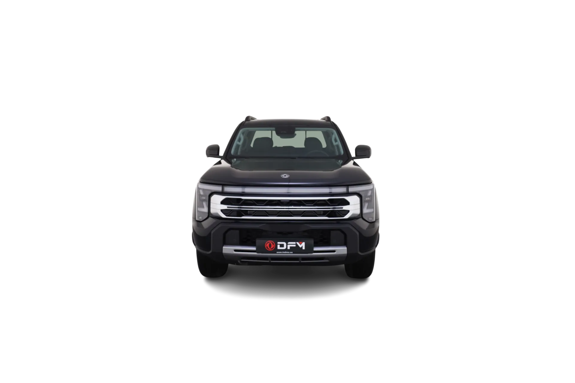 Frontansicht des DONGFENG Rich 9 Pick Up in Schwarz vor schwarzem Hintergrund