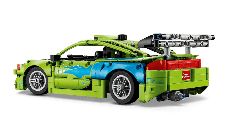 LEGO Technic Modell des Mitsubishi Eclipse aus The Fast and the Furious von hinten, mit grün-blauer Lackierung und markantem Spoiler.
