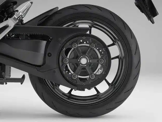 Riemenantrieb und Hinterrad der Honda WN7, Elektromotorrad